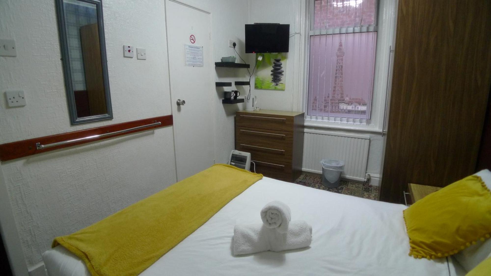 בלקפול Fairway Hotel מראה חיצוני תמונה