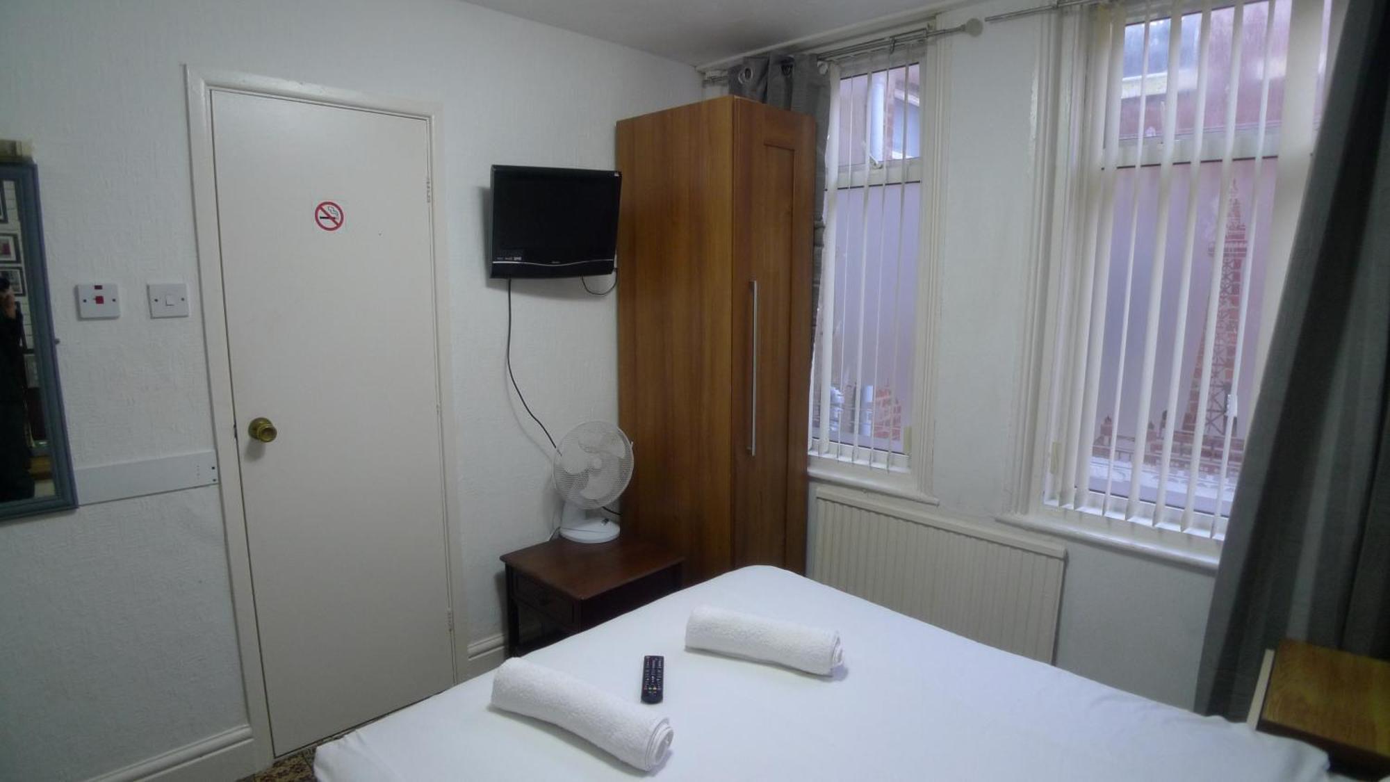 בלקפול Fairway Hotel מראה חיצוני תמונה